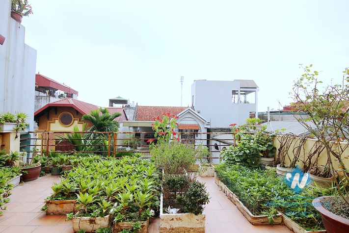 Affordable price house with 3 bedrooms in Au Co st, Tay Ho area.